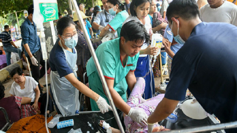 মিয়ানমারে ভূমিকম্পে নিহতের সংখ্যা বেড়ে ৬৯৪